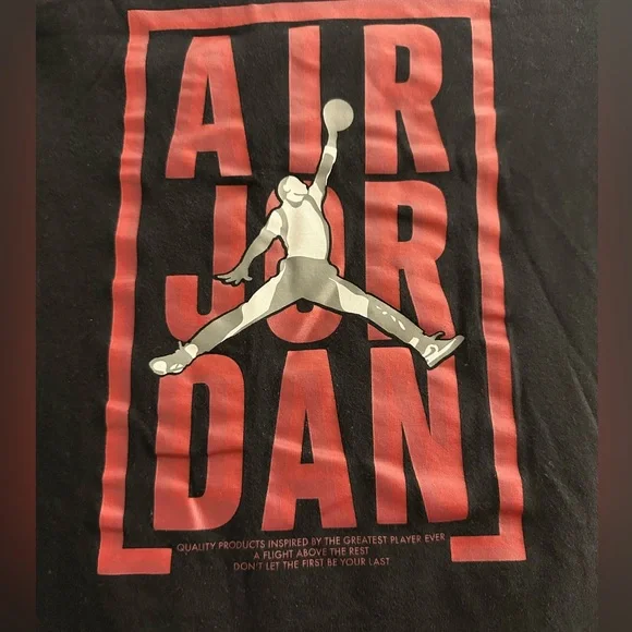 Boys Jordan Black T-Shirt- Size 10/12 - Picture 3 of 7